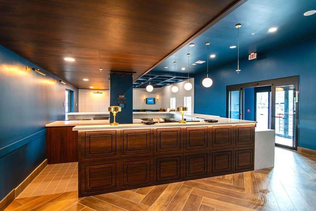 The Ellsworth Hotel, Ascend Hotel Collection Вильямс Ресторан фото